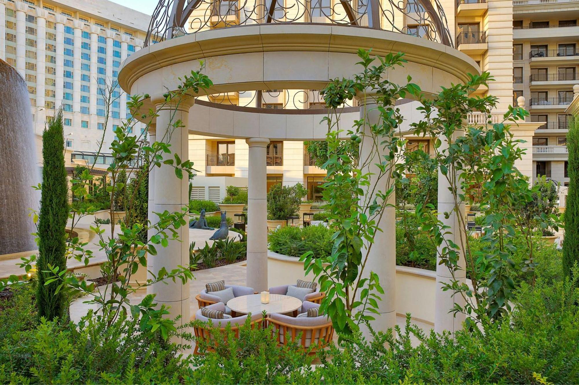Hotel The Ritz-Carlton, Amman Exterior foto The garden at the Wynn