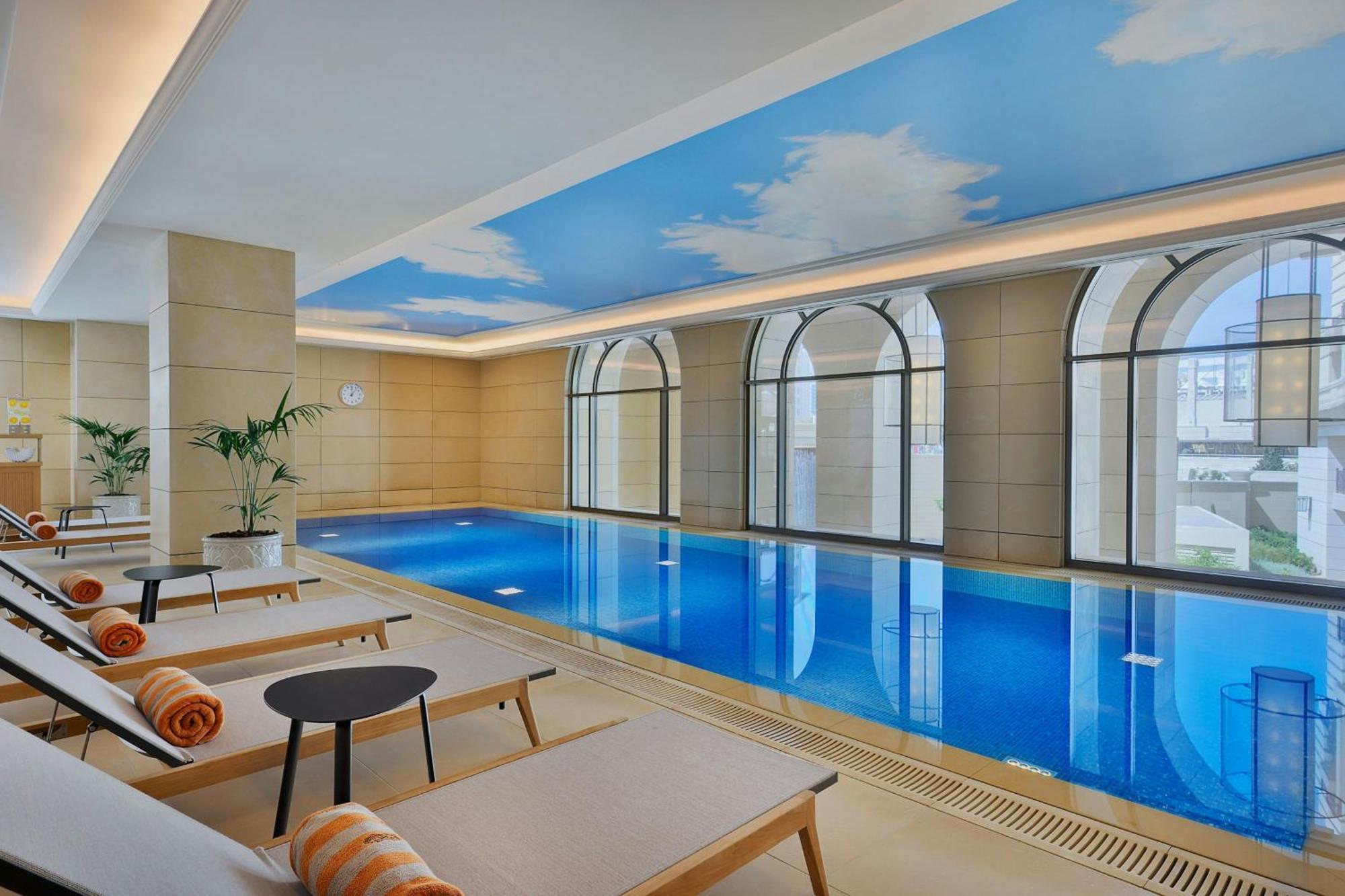 Hotel The Ritz-Carlton, Amman Exterior foto The pool at the hotel