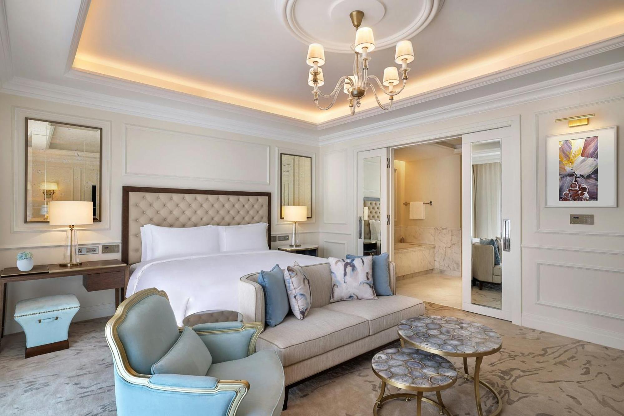 Hotel The Ritz-Carlton, Amman Exterior foto A bedroom at the hotel