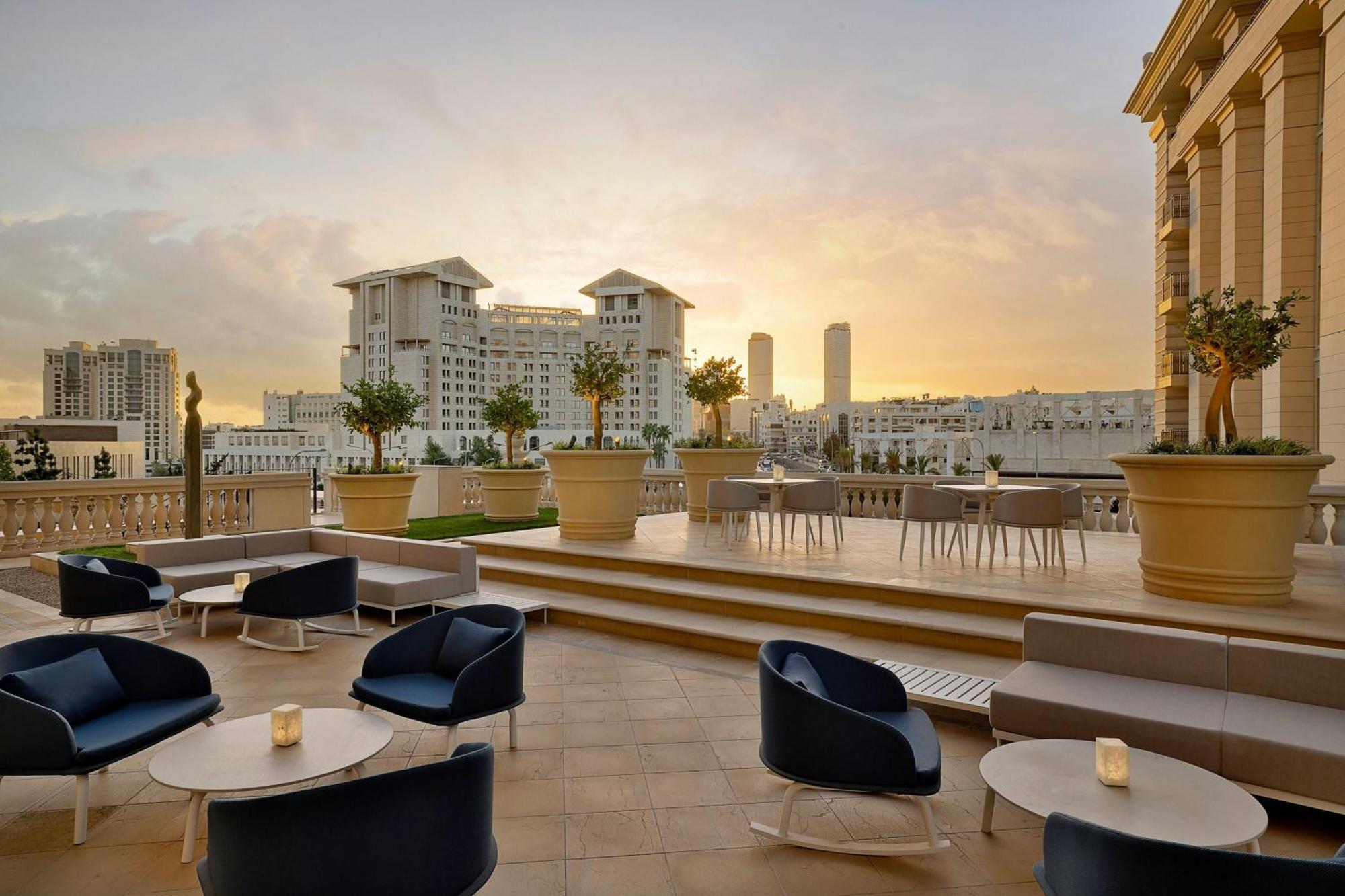 Hotel The Ritz-Carlton, Amman Exterior foto The Terrace at The Oberoi, Mumbai