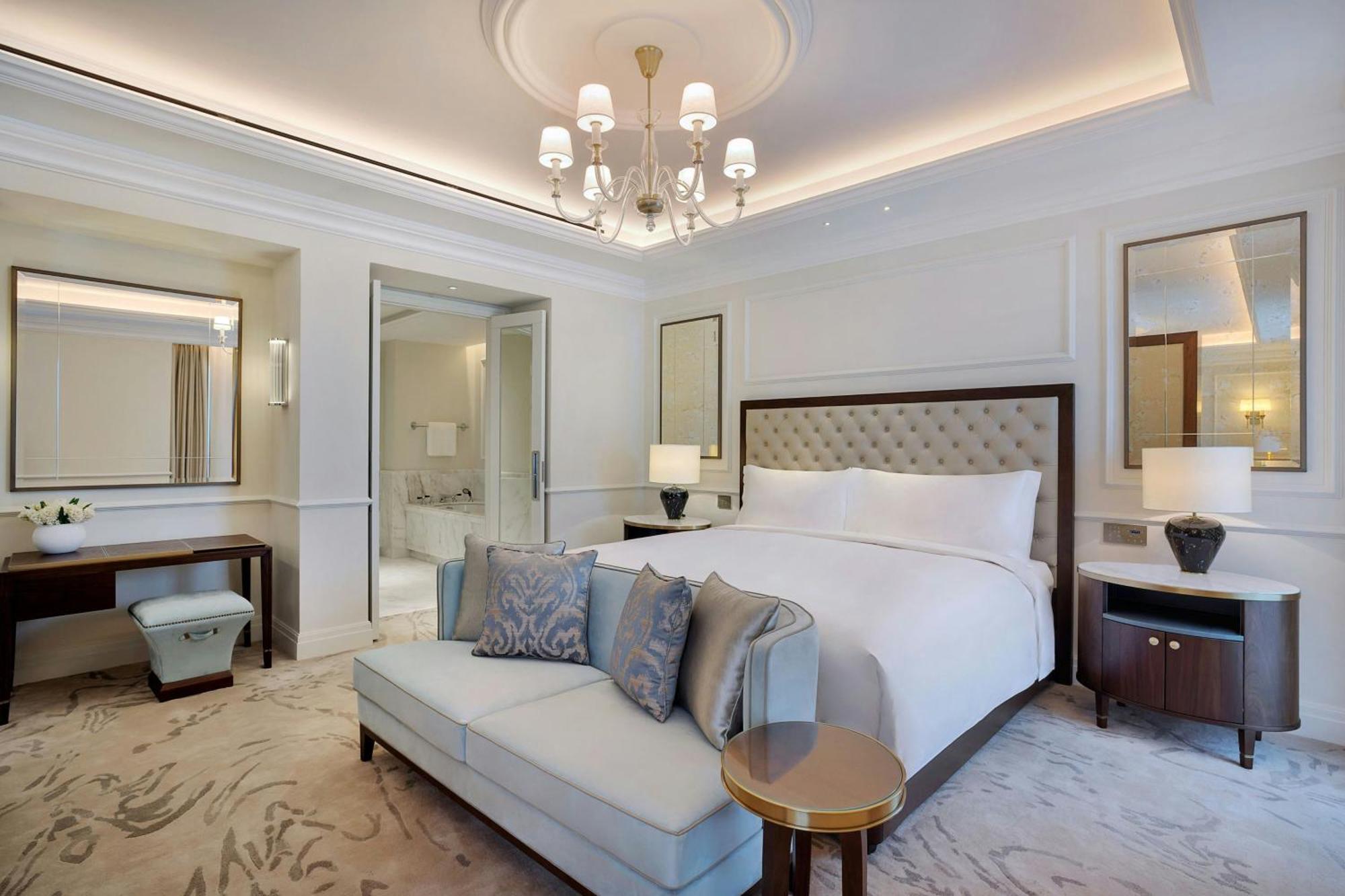 Hotel The Ritz-Carlton, Amman Exterior foto A bedroom at the hotel