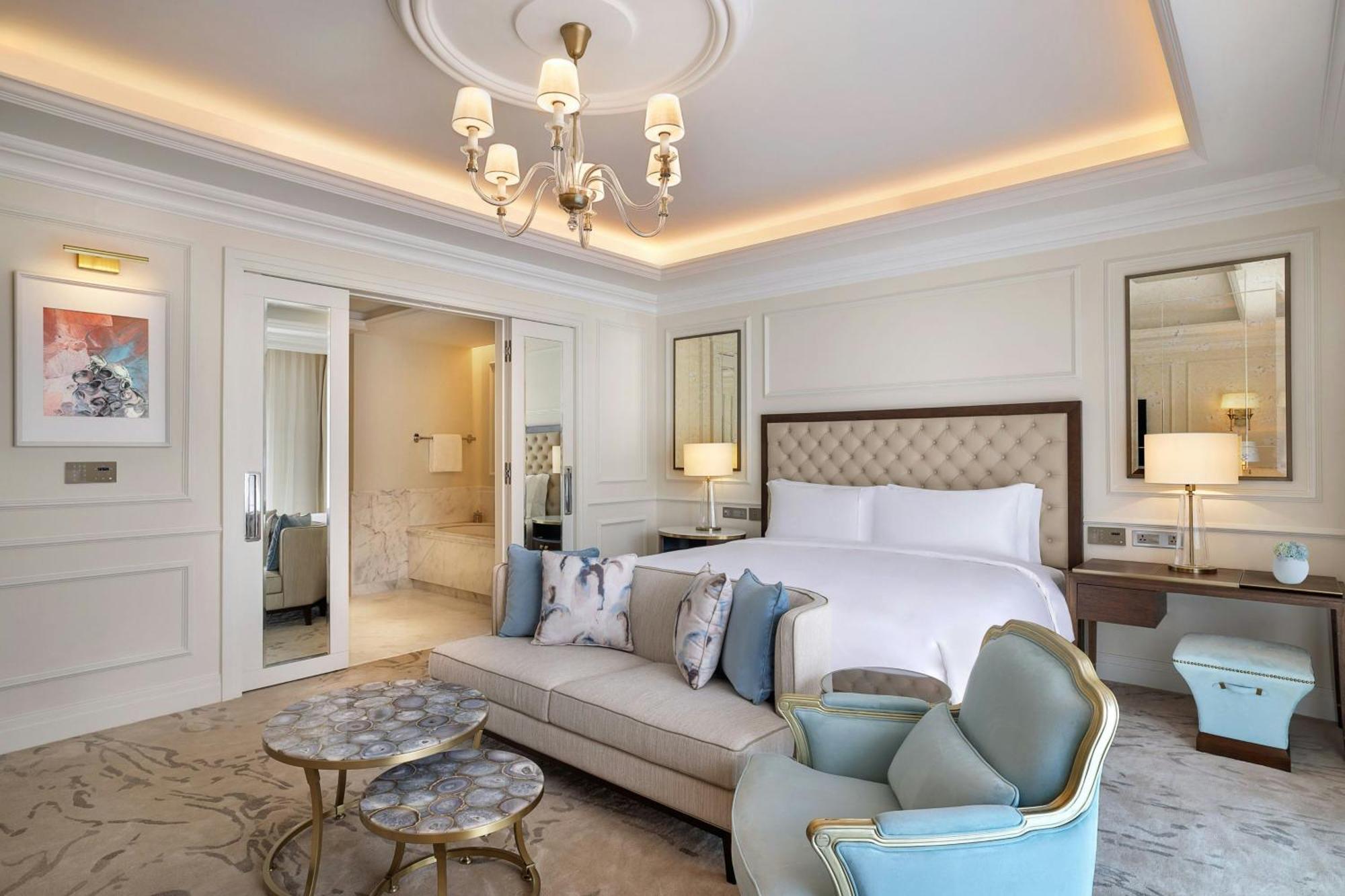 Hotel The Ritz-Carlton, Amman Exterior foto A bedroom at the hotel